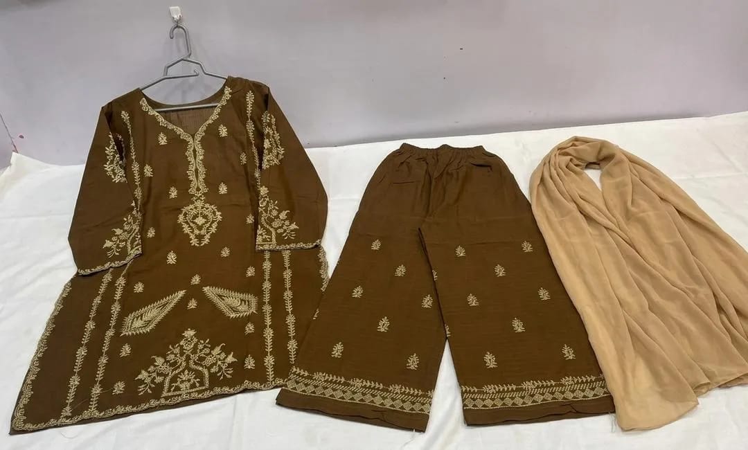 ✨🤎 Brown Embroidered Cotton Lawn 3PC Suit 🤎✨
