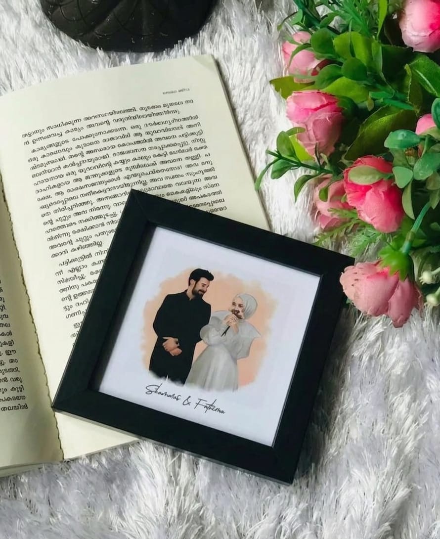 ✨🖤 Customized Couple Portrait Frame 🖤✨