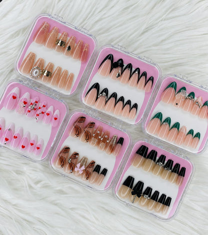 ✨💅 12 PCS Premium Nail Set 💅✨  🌸 Trendy & Stylish Nail Collection