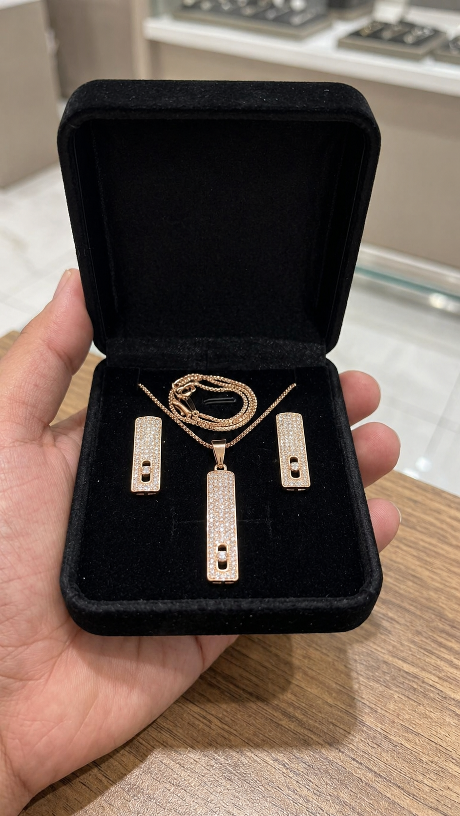 ✨ Zircon Locket Chain & Tops Set ✨