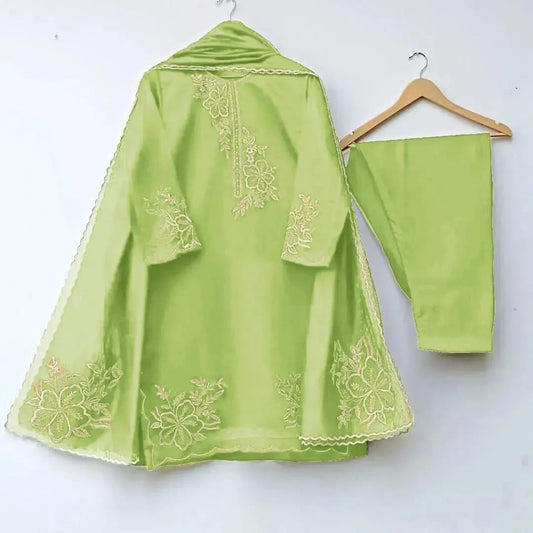 ✨💚 Green Embroidered Organza 3PC Suit 💚✨