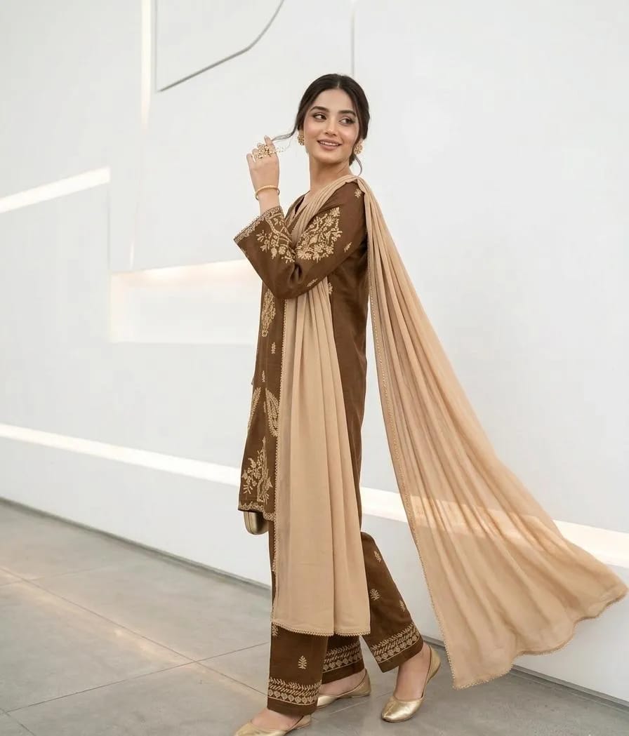 ✨🤎 Brown Embroidered Cotton Lawn 3PC Suit 🤎✨