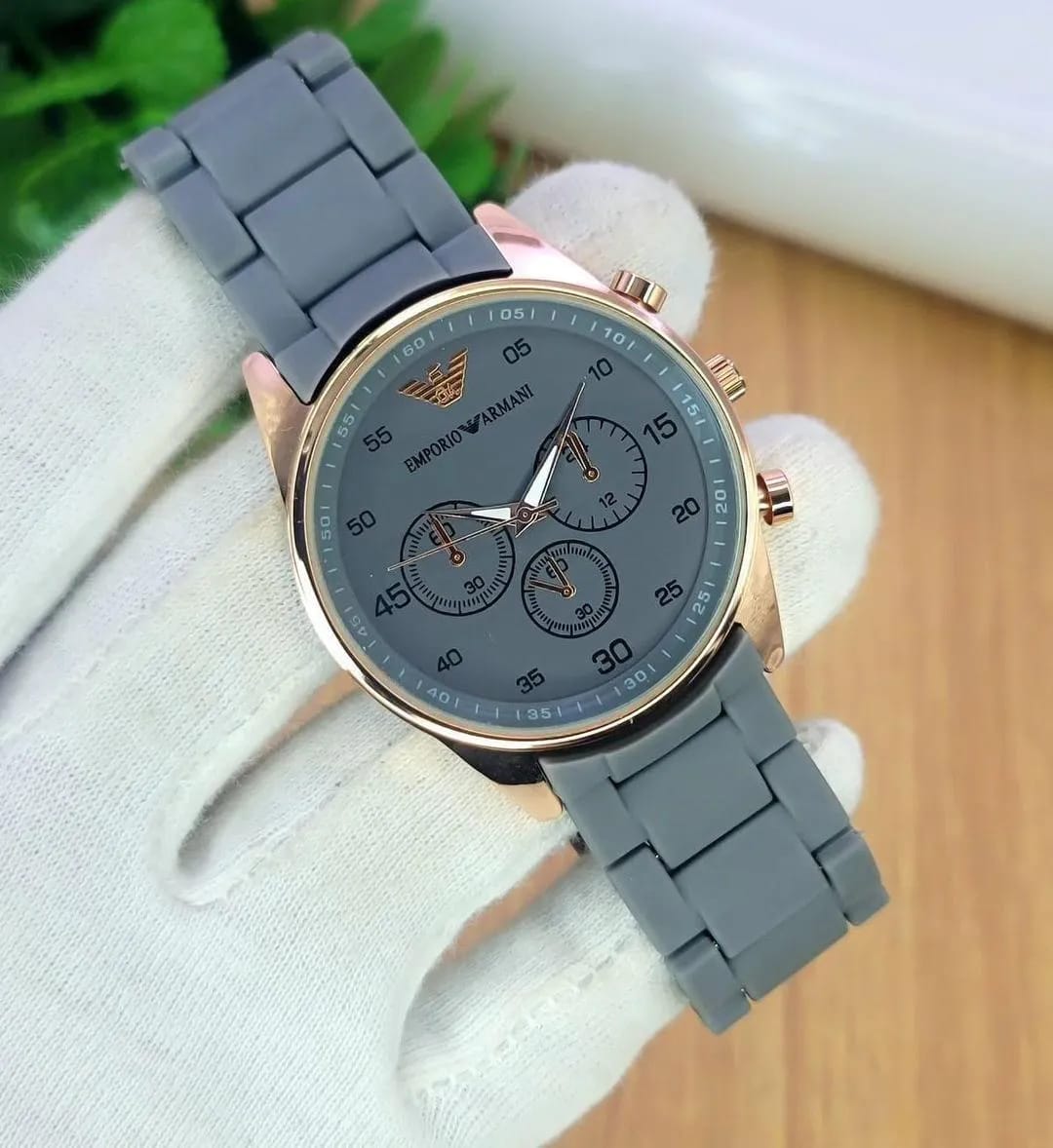 ⌚✨ Men's Rose Gold Chronograph Watch ✨⌚