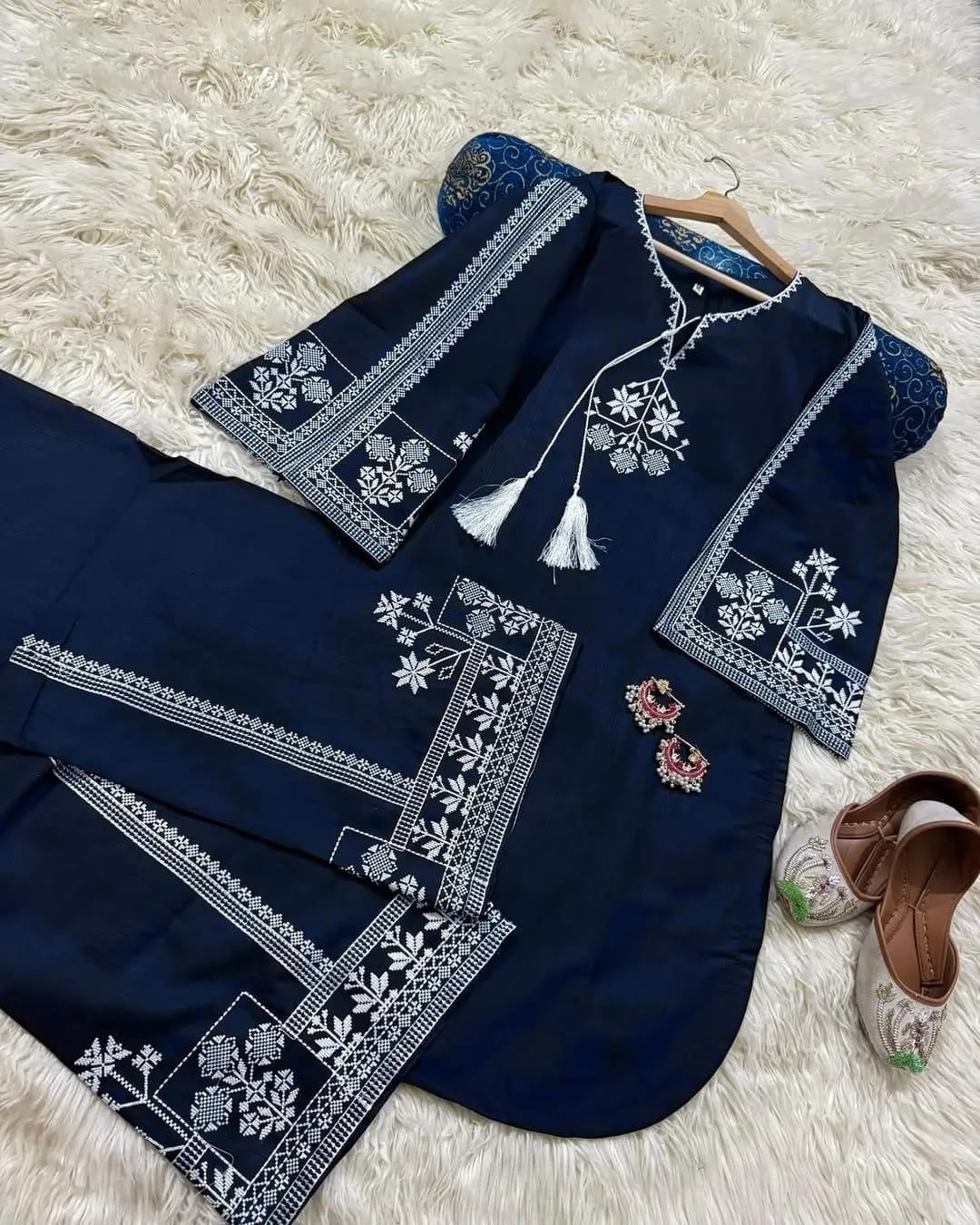 💙✨ Luxury Blue Aari Embroidered 3 Piece Suit ✨💙