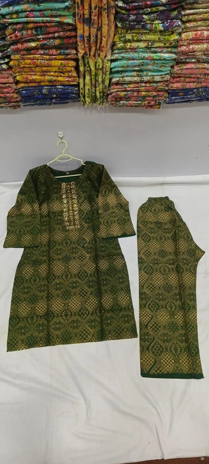 ✨💚 Green Embroidered Kurta Pajama Set for Women 💚✨